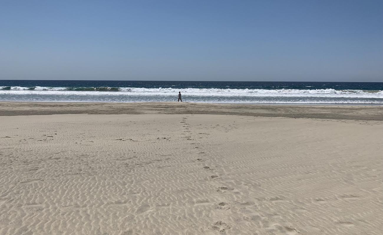 Photo de Playa El Tomatal avec sable fin et lumineux de surface