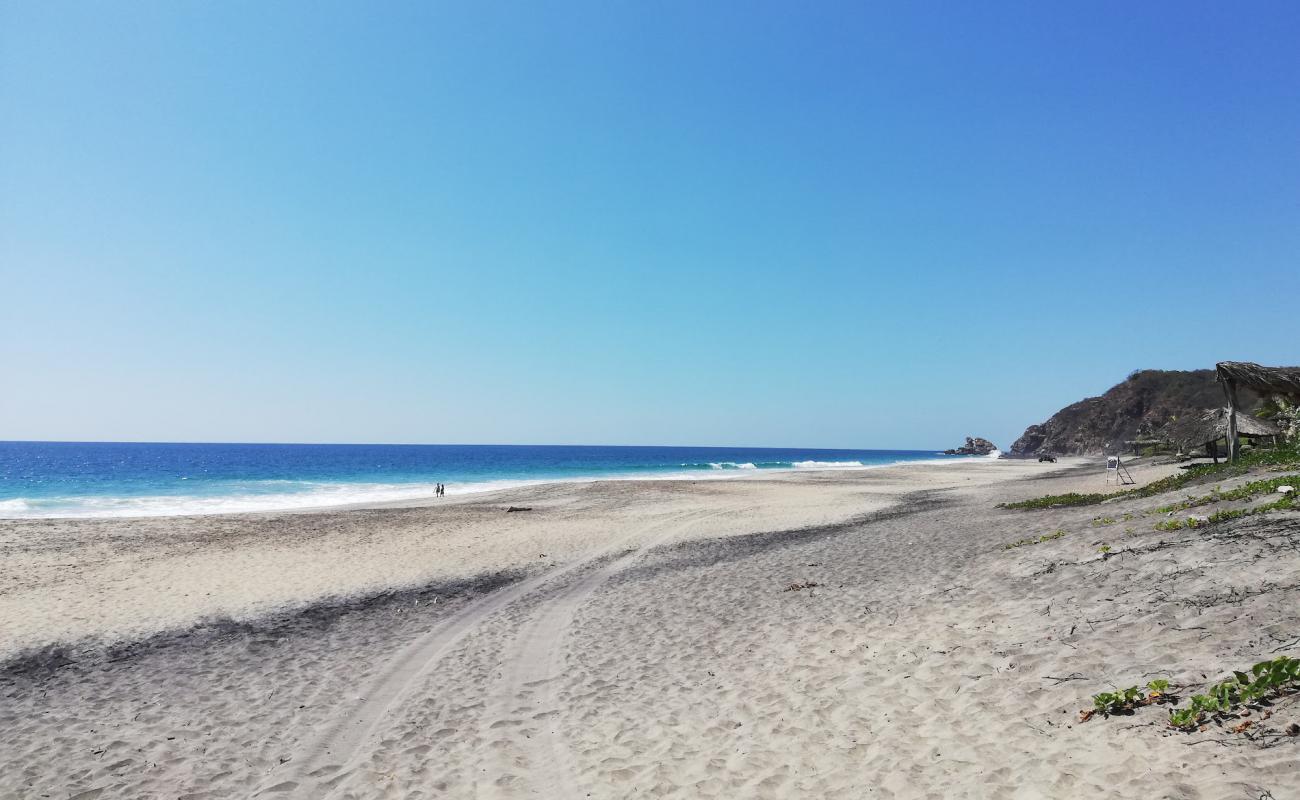 Photo de Playa Mermejita avec sable fin gris de surface