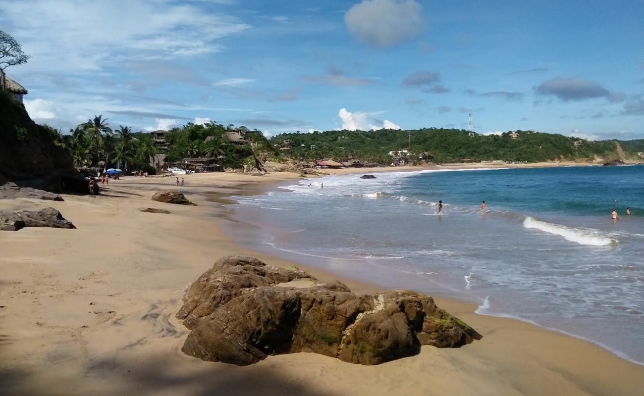 Photo de Playa Mazunte avec sable fin et lumineux de surface