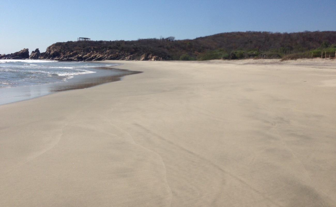 Photo de Garzas beach avec sable lumineux de surface