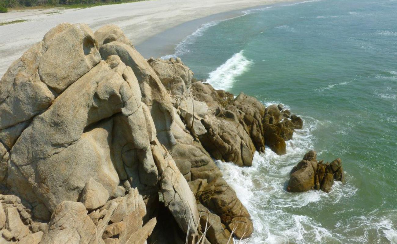 Photo de Paraiso beach avec sable gris de surface