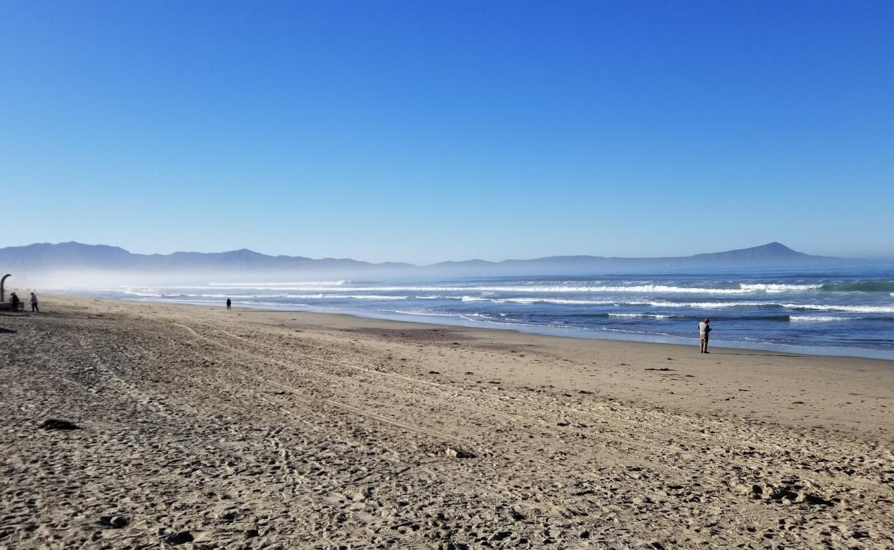 Photo de Playa Todos Santos avec sable lumineux de surface