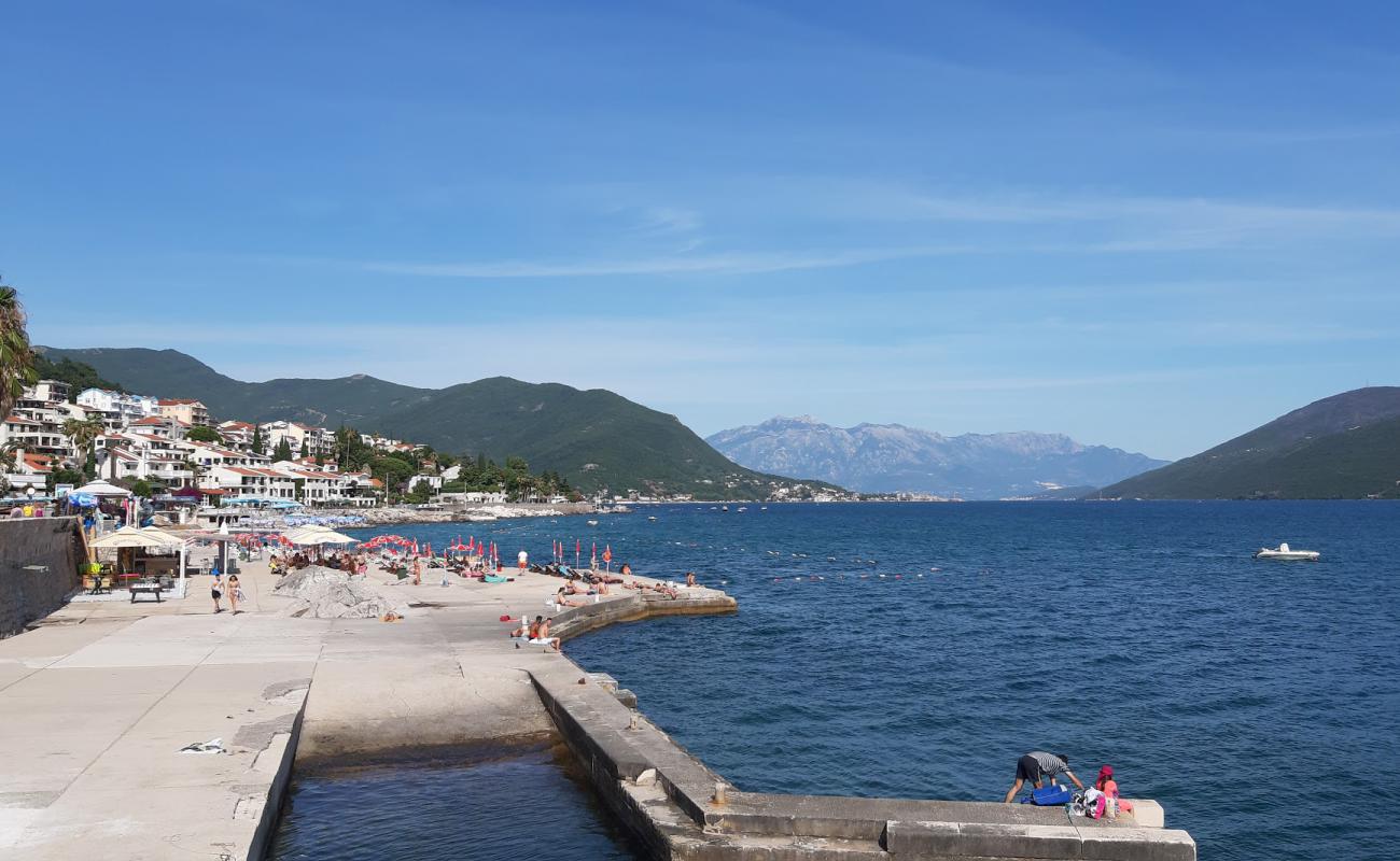 Photo de Bla Bla beach avec béton de surface