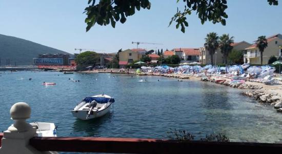 Denovici beach