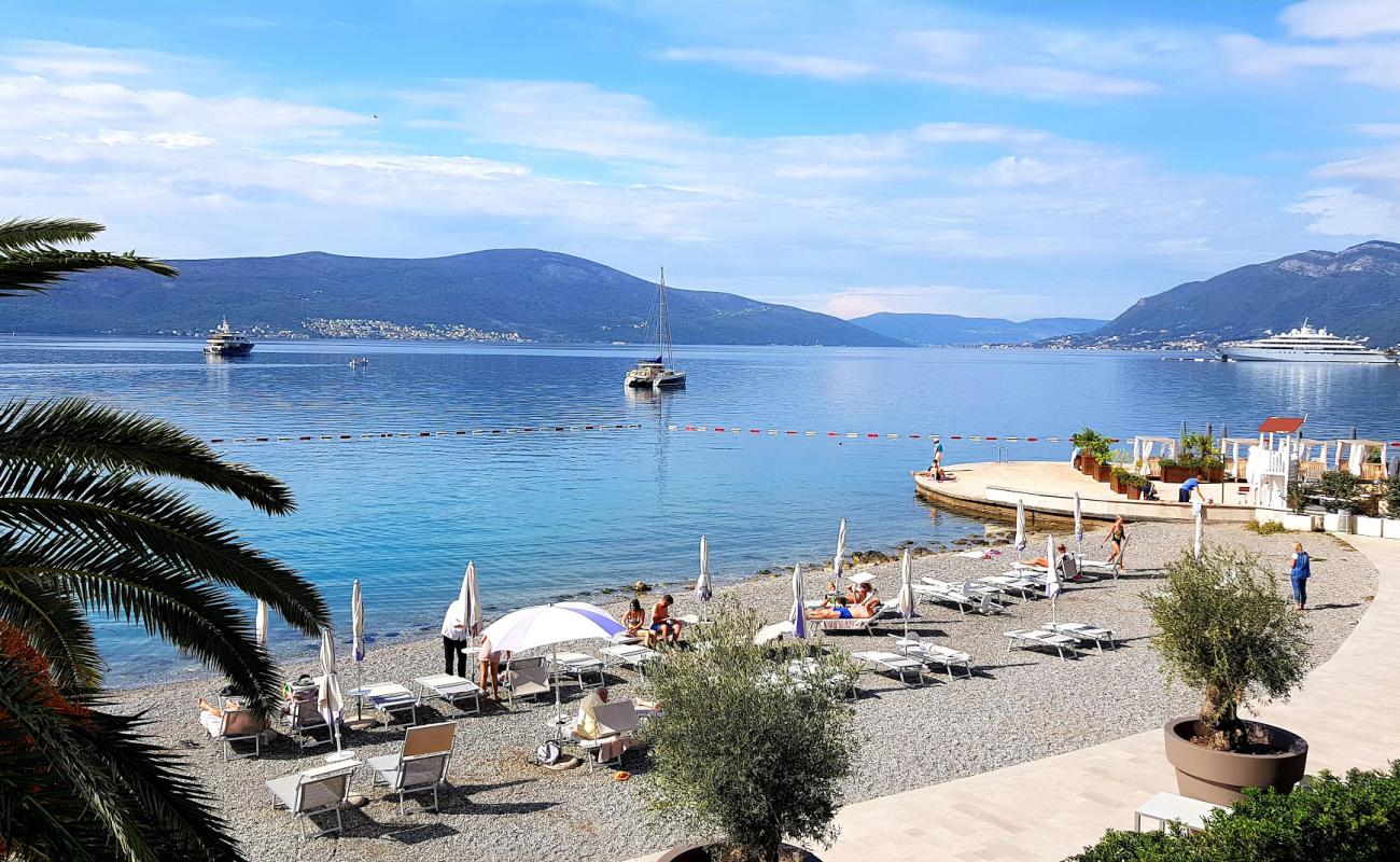 Photo de Palma beach avec petits galets gris de surface