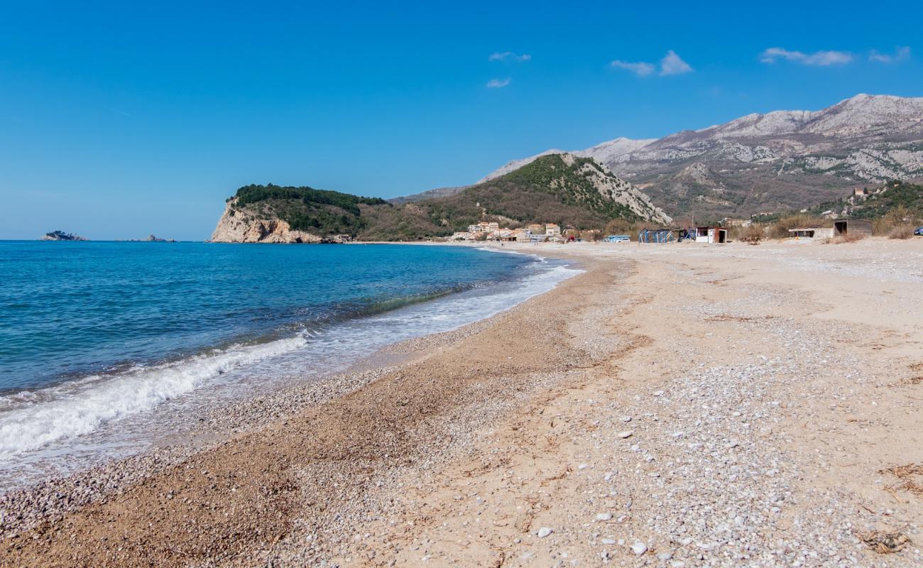 Photo de Buljarica beach avec caillou brun de surface