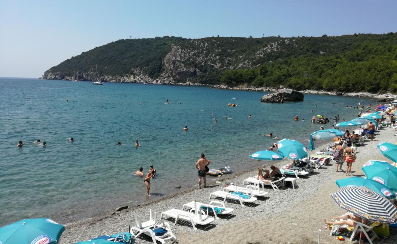 Photo de Maljevik beach avec caillou gris de surface