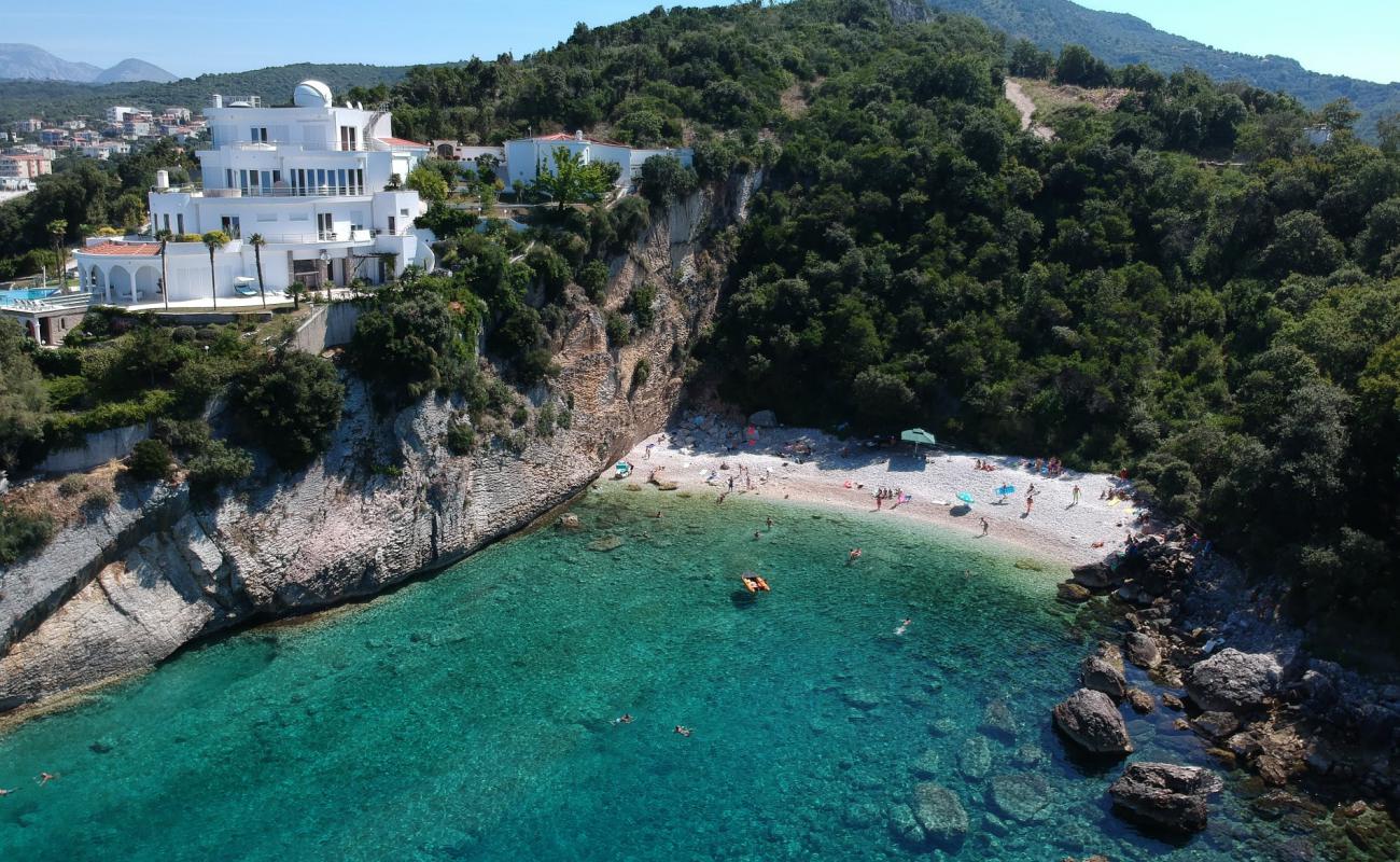 Photo de Vedranov beach avec galets blancs de surface
