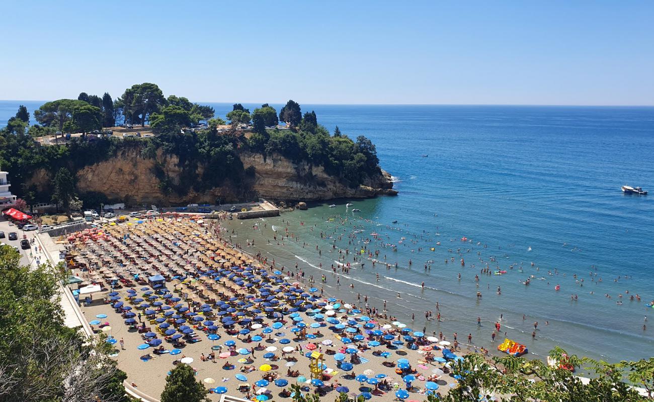 Photo de Ulcinj small beach avec sable fin gris de surface