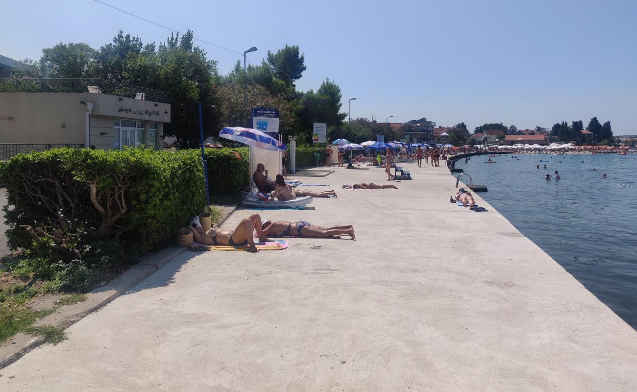 Photo de Plaza Hotela Kamelija avec surface béton pavée de surface