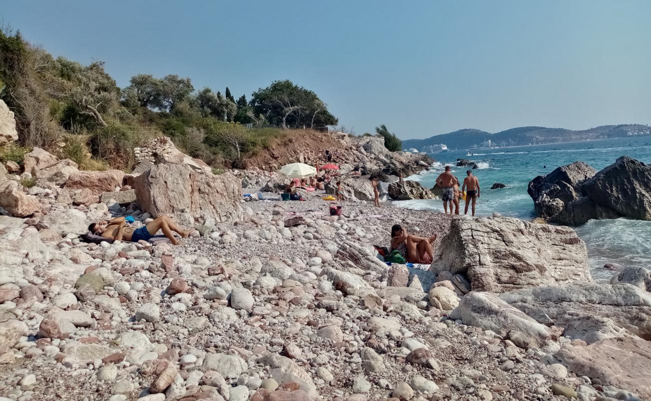 Photo de Beach Kadice avec terrain rocheux de surface