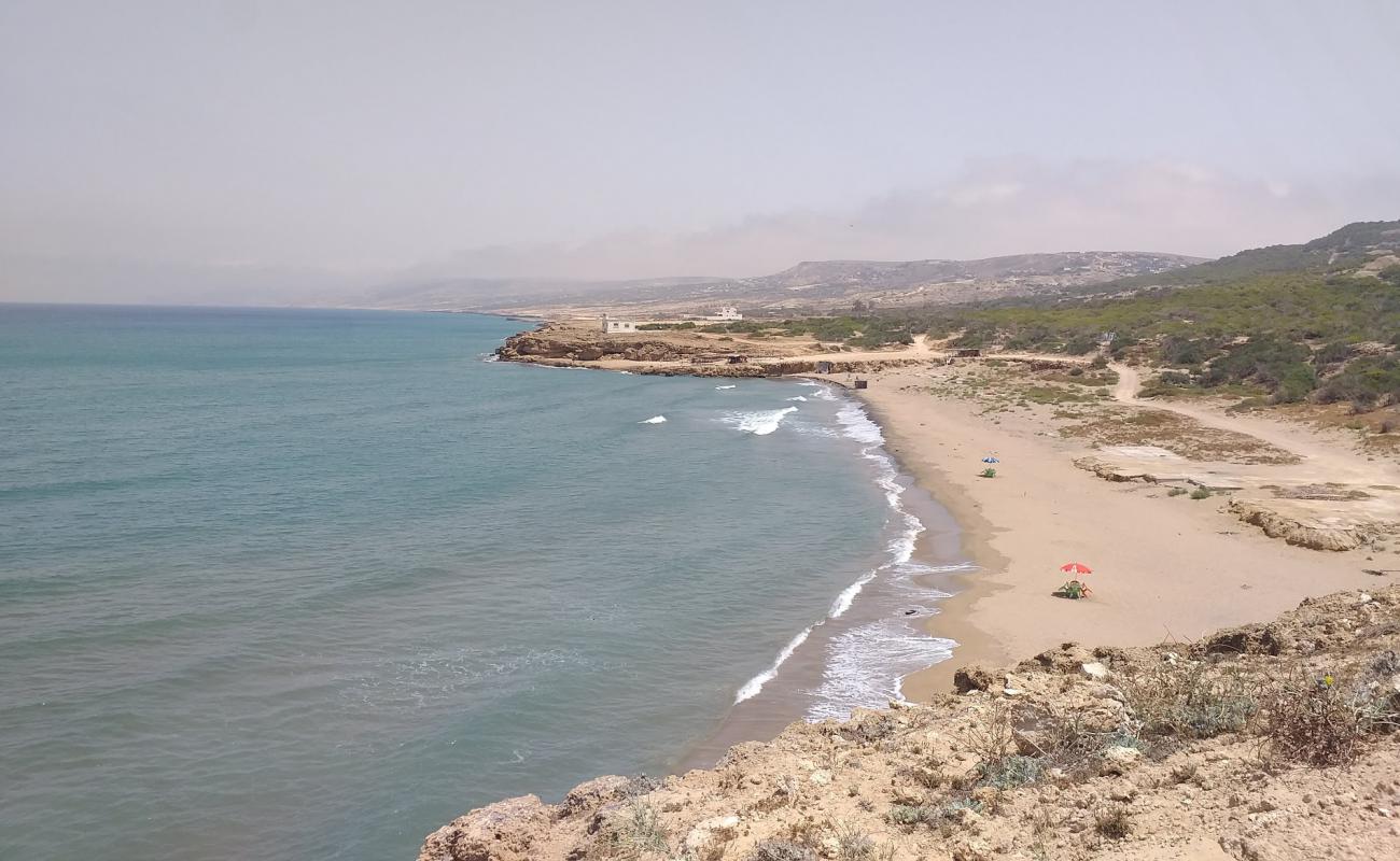 Photo de Playa Los Piratos II avec sable fin et lumineux de surface