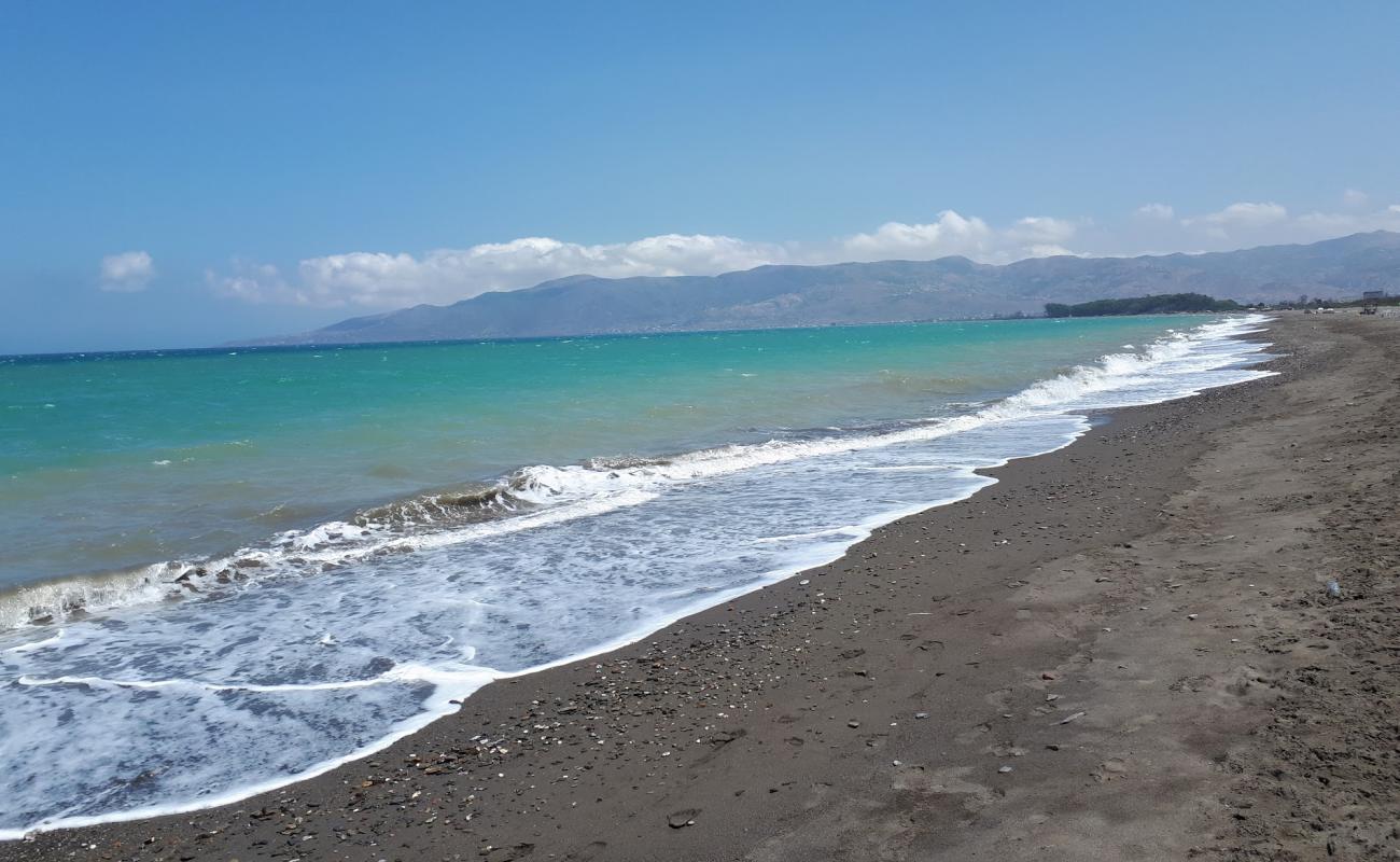 Photo de Plage Souani avec sable gris de surface