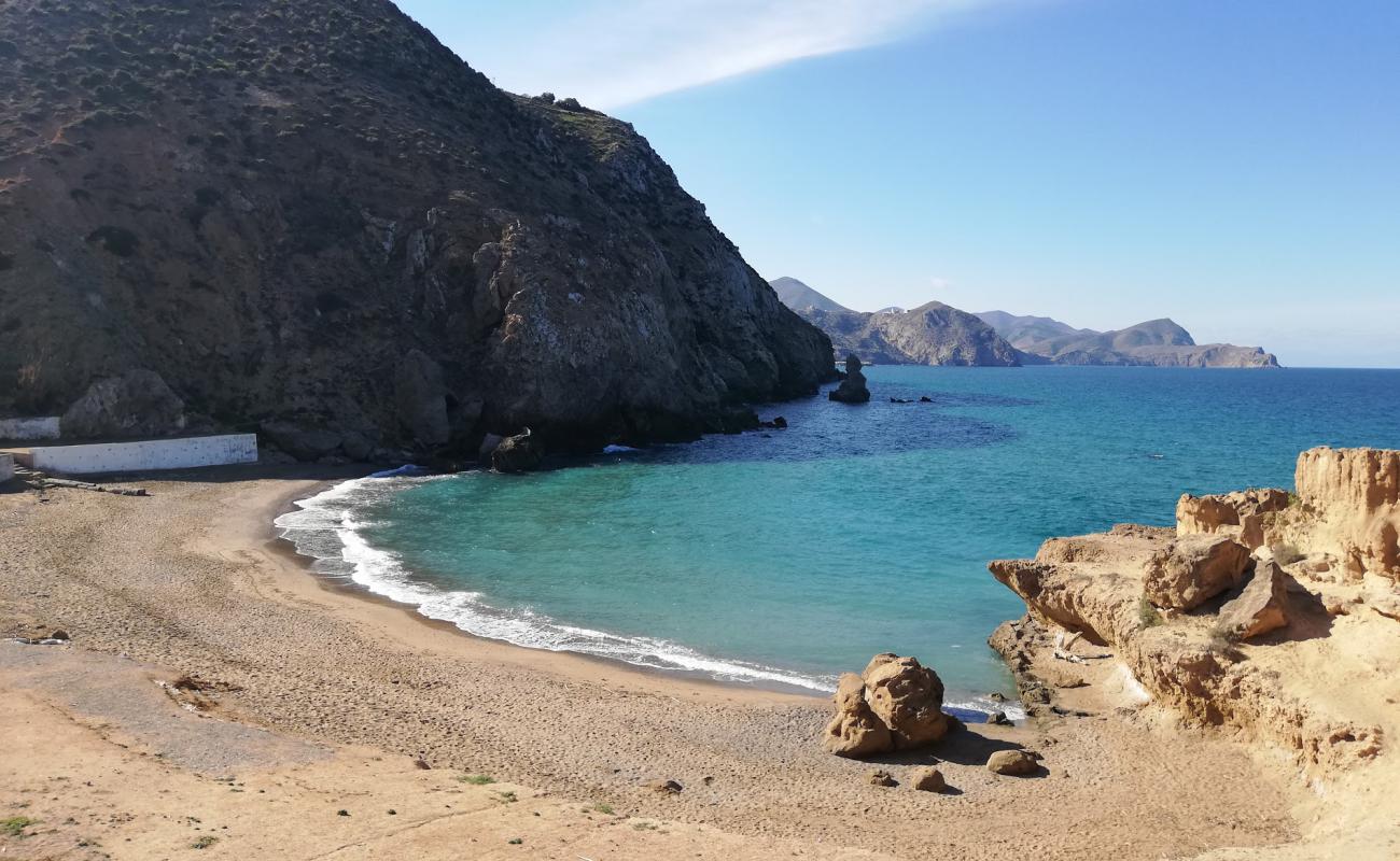 Photo de Plage Rmod avec sable lumineux de surface