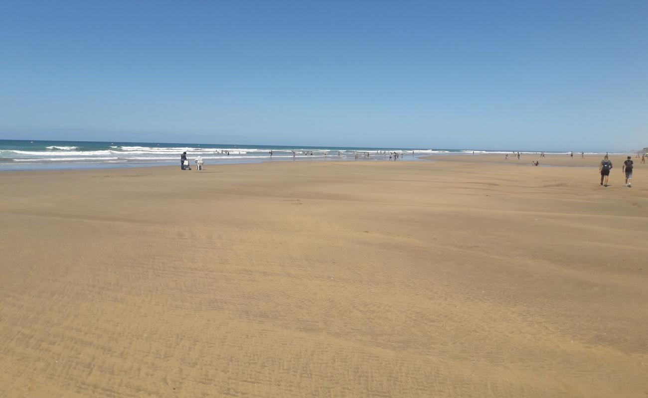 Photo de Plage Ras R'mel, Morocco avec sable fin et lumineux de surface