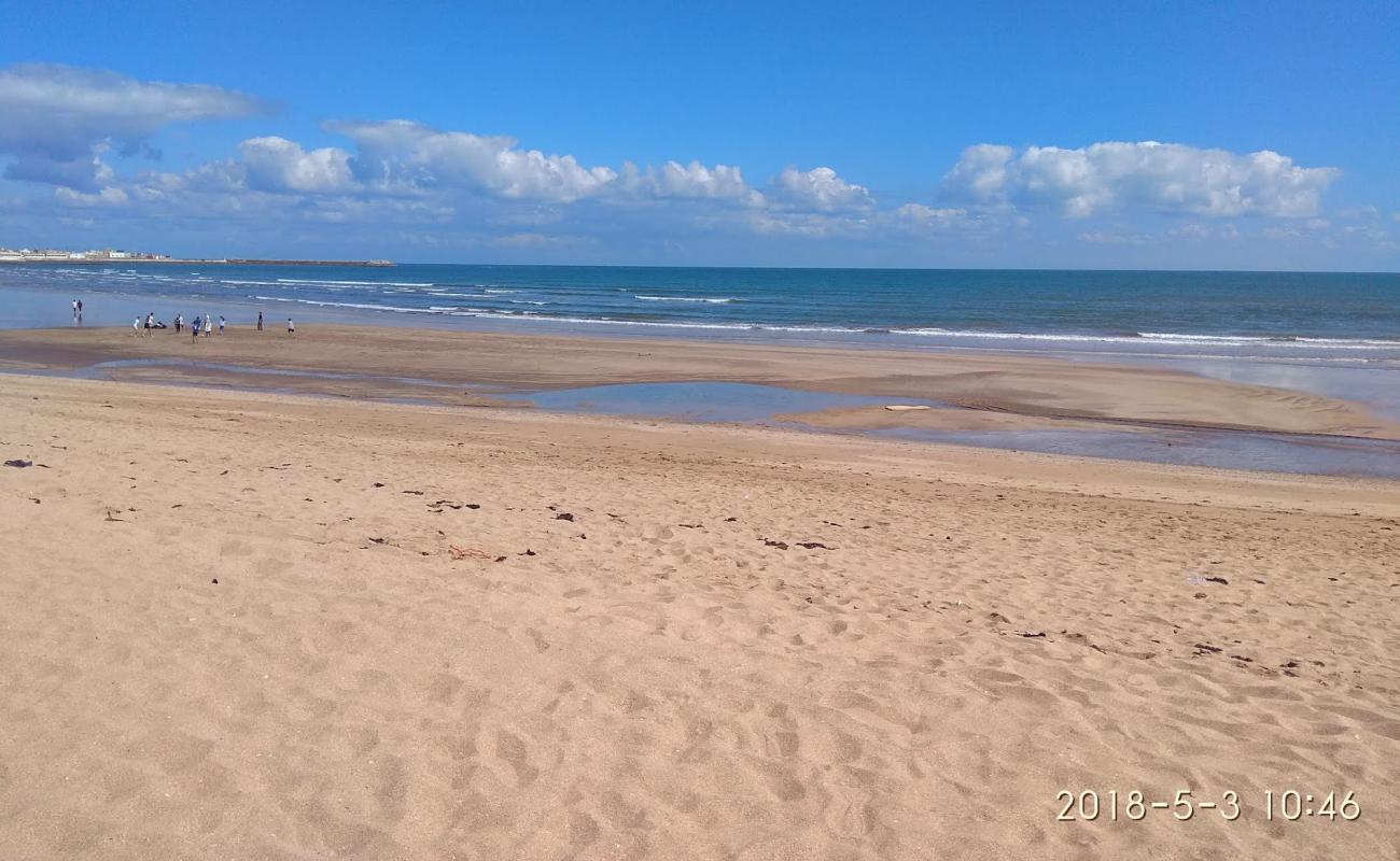 Photo de Plage d'el jadida avec sable fin et lumineux de surface