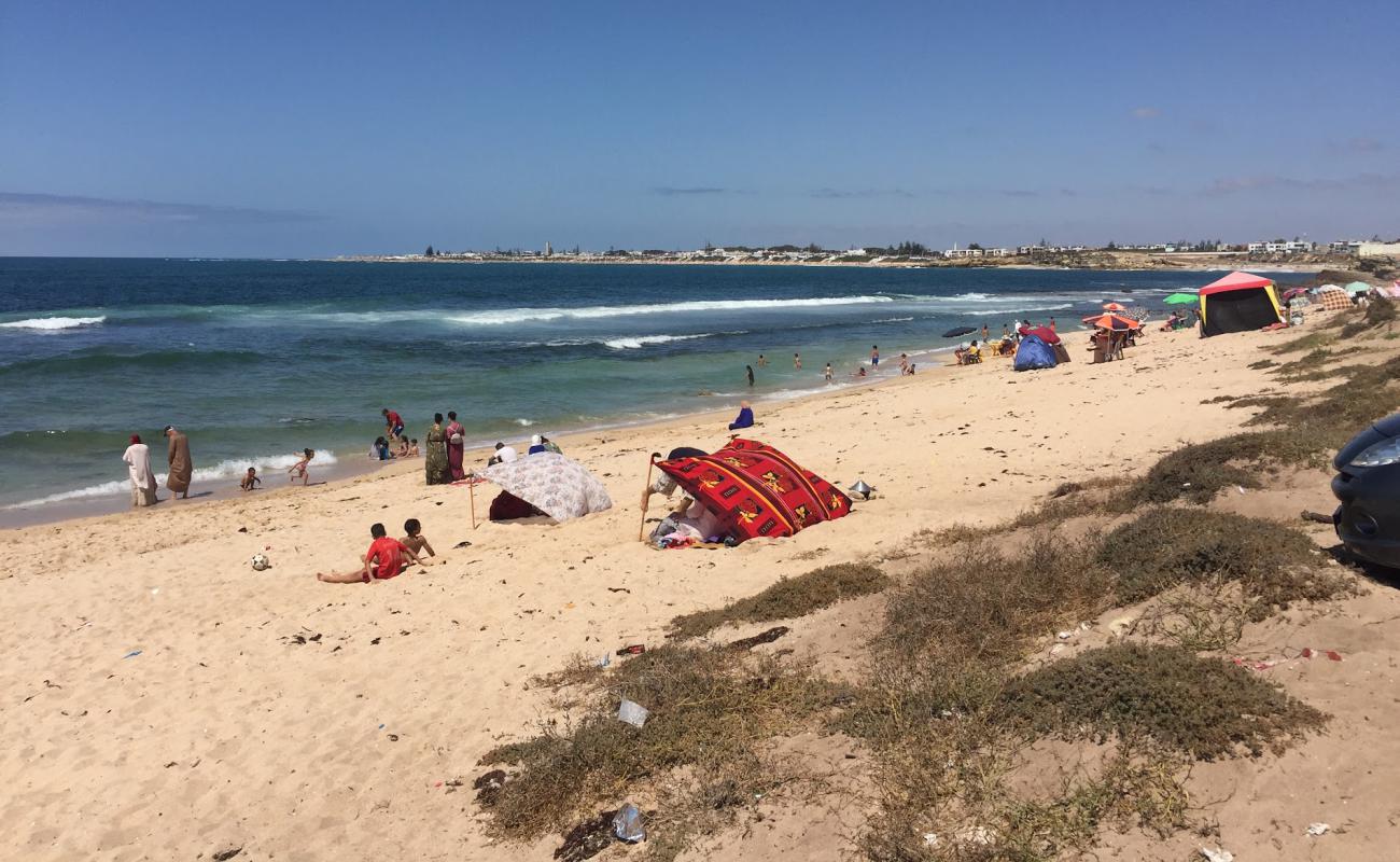 Photo de Moulay Abdellah Amghar Beach avec sable brillant et rochers de surface