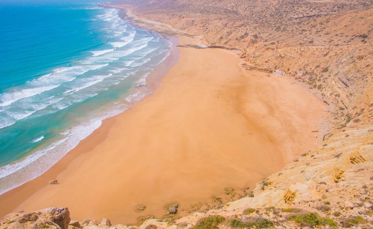 Photo de Plage amllal imouzal avec sable fin et lumineux de surface