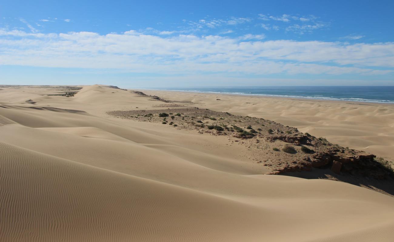Photo de Plage Blanche avec sable beige de surface