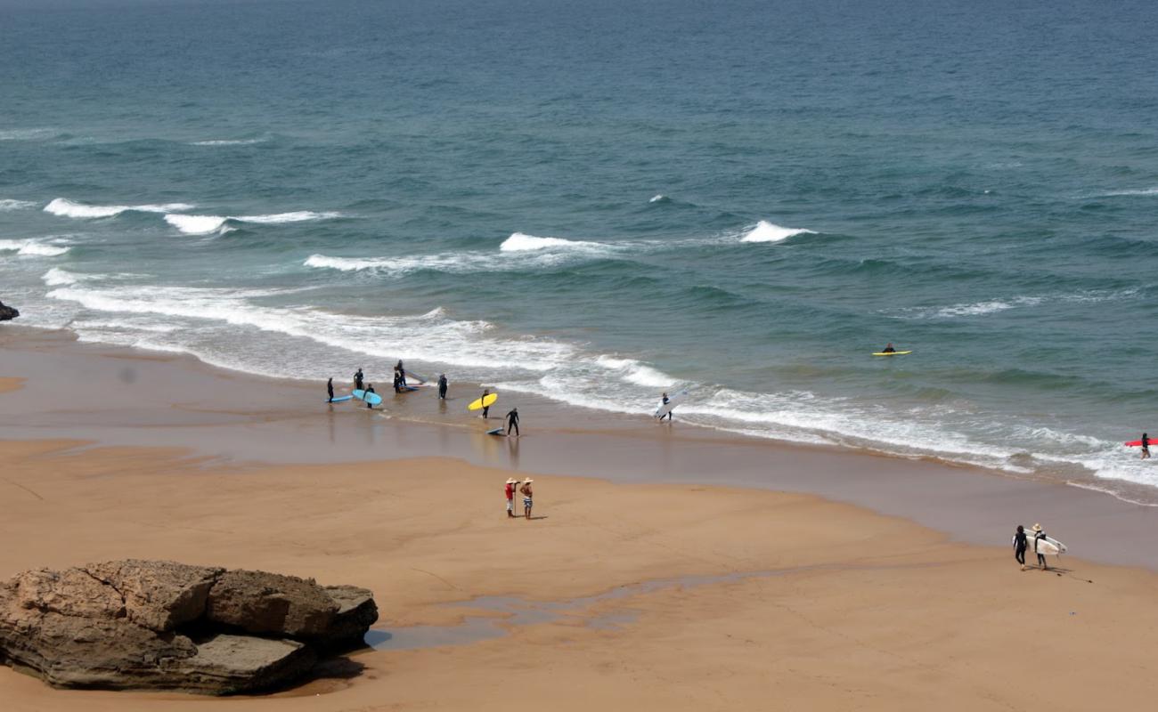 Photo de Plage d'Essaouira avec sable lumineux de surface