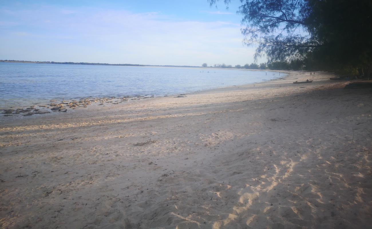 Photo de Manefi Beach avec sable lumineux de surface