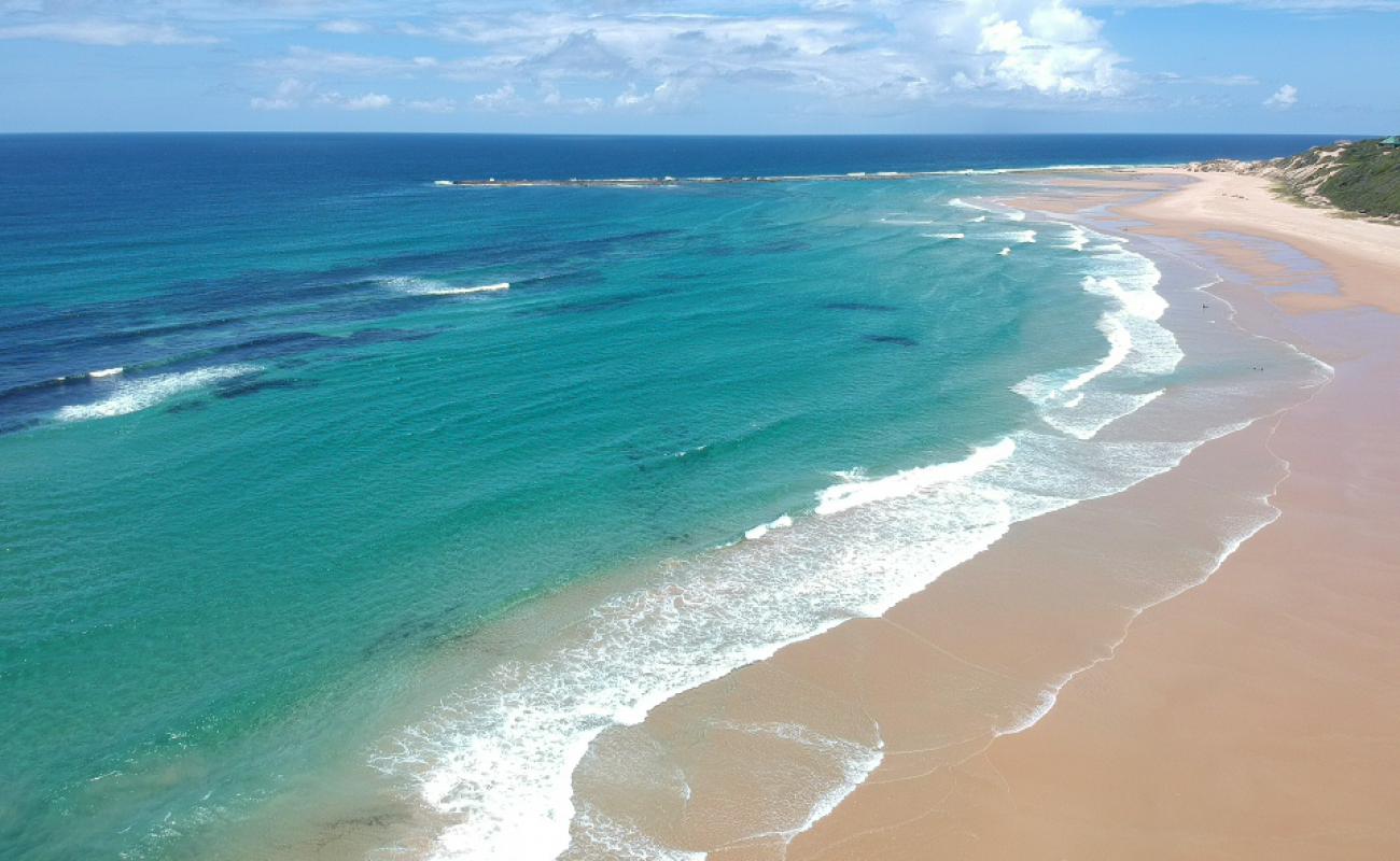 Photo de Coconut Bay Cabanas avec sable beige de surface