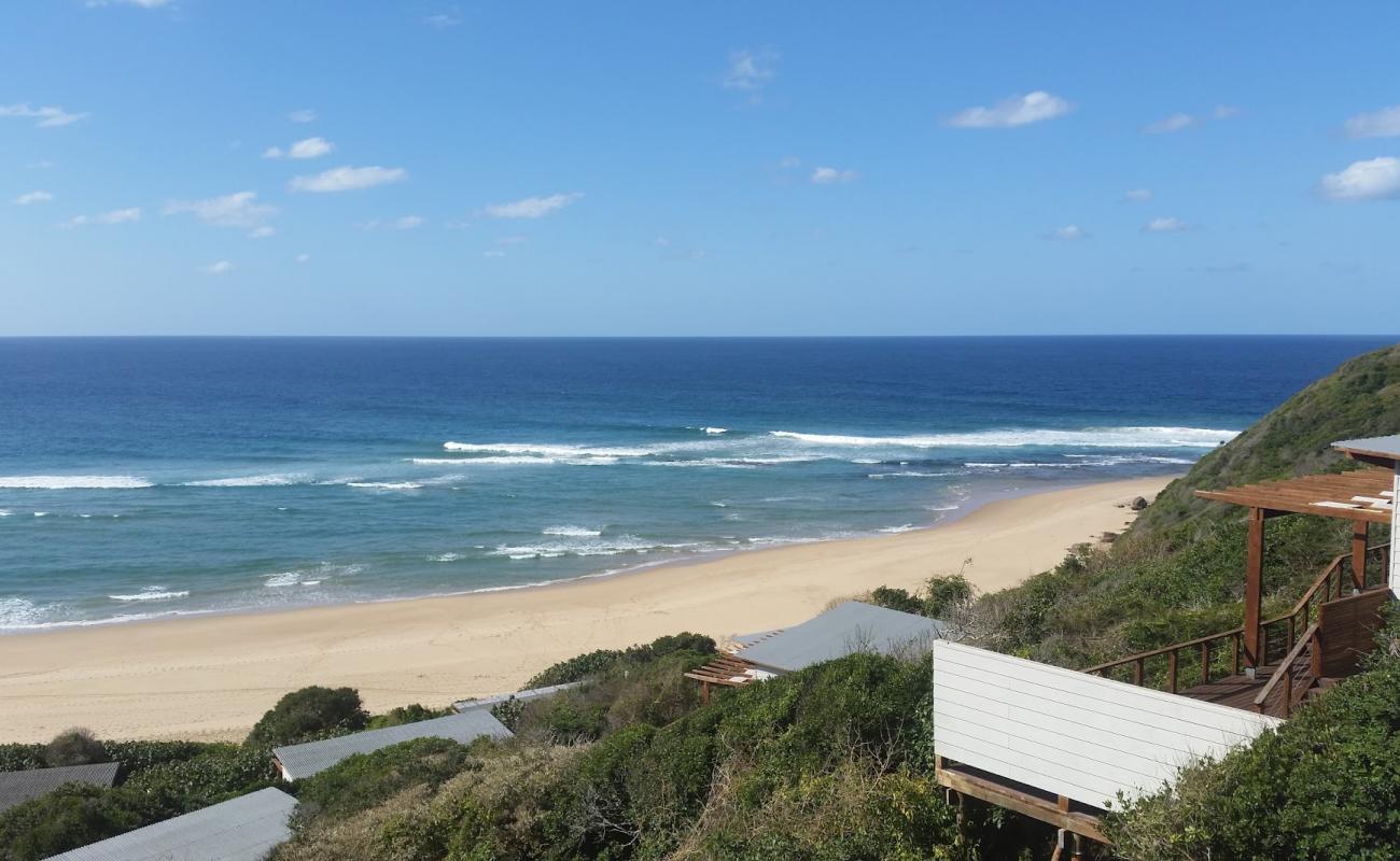 Photo de Ponta Mamoli Beach avec sable lumineux de surface