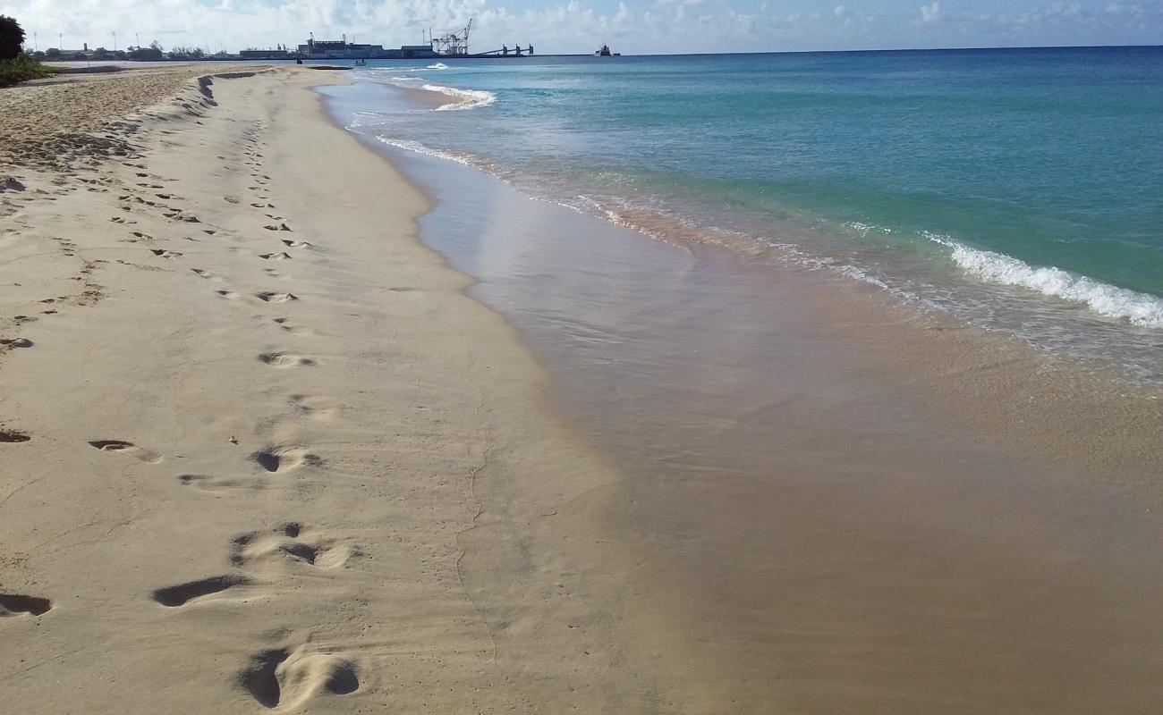 Photo de Batts Rock beach avec sable beige de surface