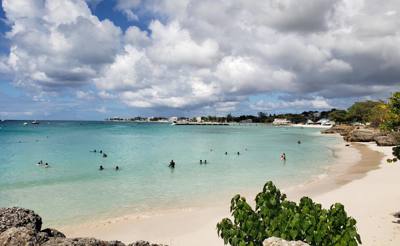 Photo de Miami Barbados avec sable fin et lumineux de surface