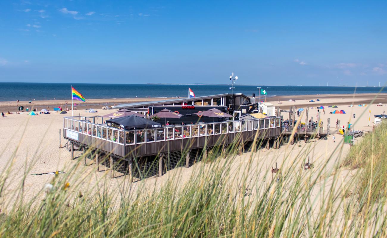 Photo de Oranjezon beach avec sable beige de surface