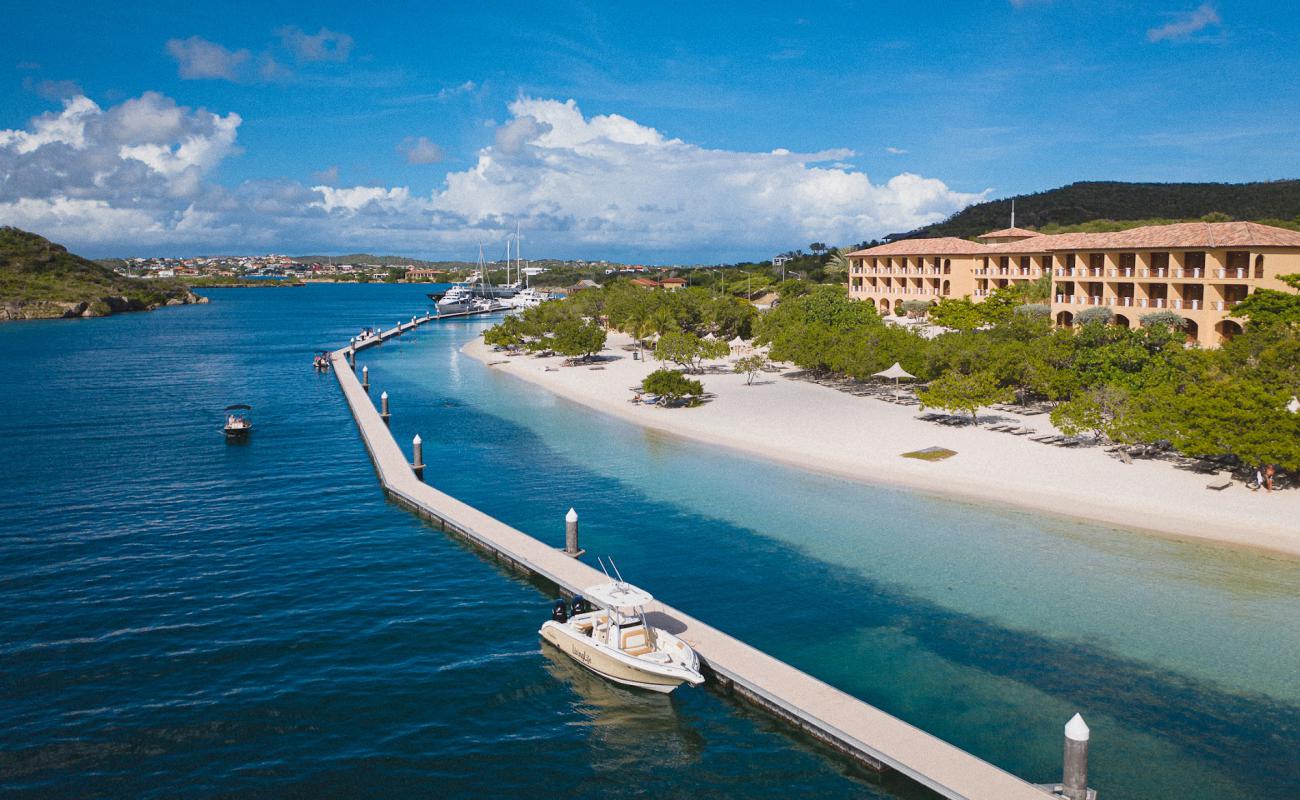 Photo de St. Barbara beach avec sable beige fin de surface