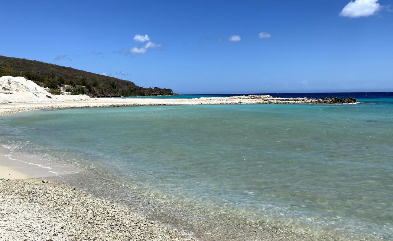 Photo de Mareni beach avec caillou clair de surface