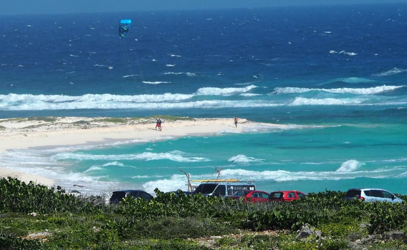 Photo de Bachelor's beach avec sable lumineux de surface