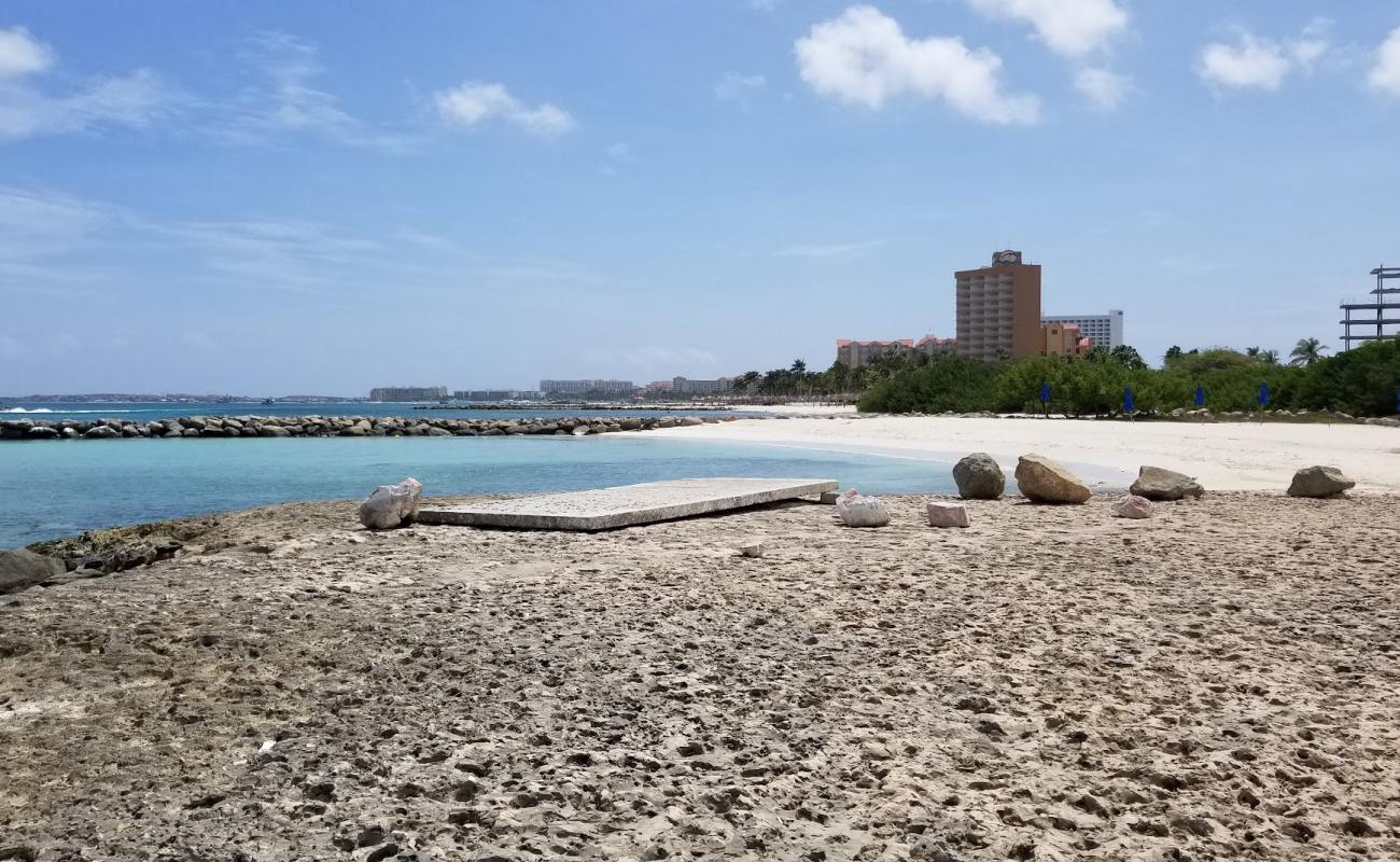 Photo de Blue Residences beach avec sable gris avec roches de surface