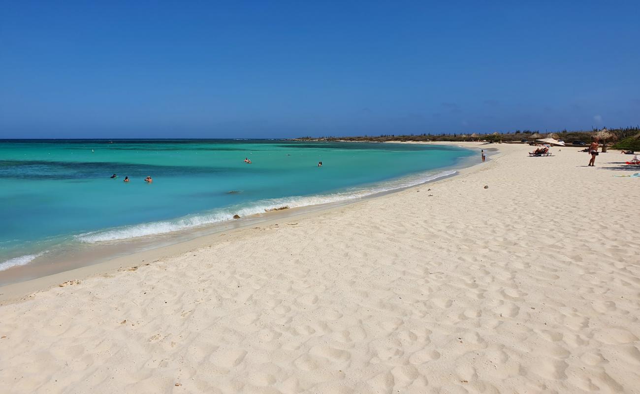 Photo de Plage d'Arashi avec sable beige fin de surface