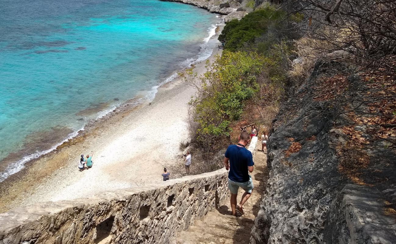 Photo de 1000 Steps Beach avec galets beige de surface