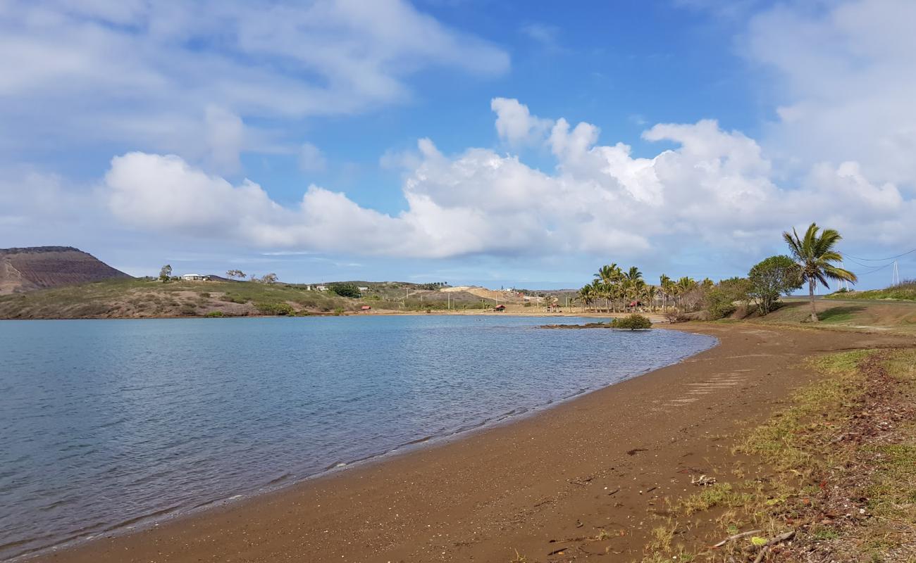 Photo de Bourake Campsite Beach avec sable brun avec roches de surface