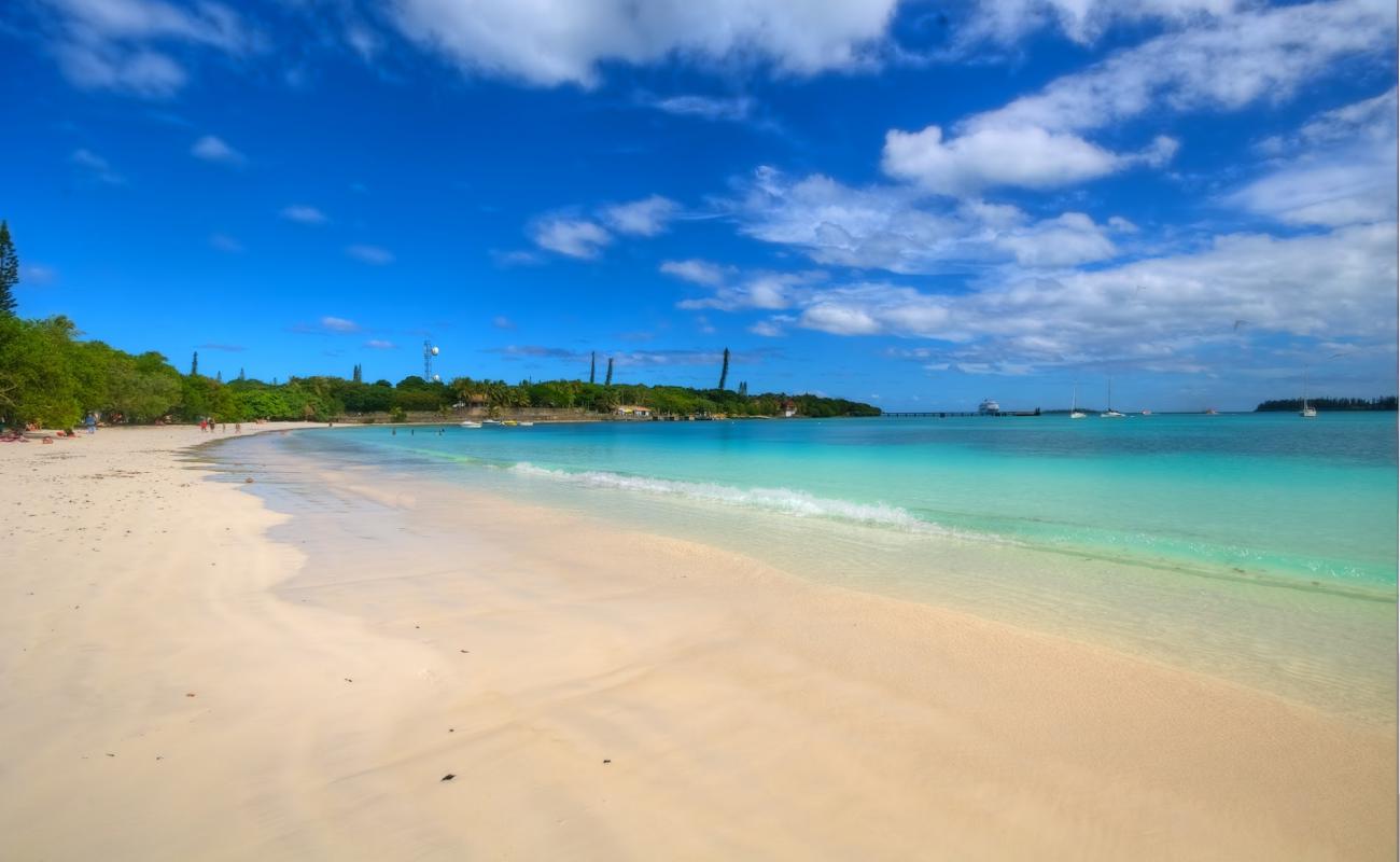 Photo de Plage de Kuto avec sable fin blanc de surface