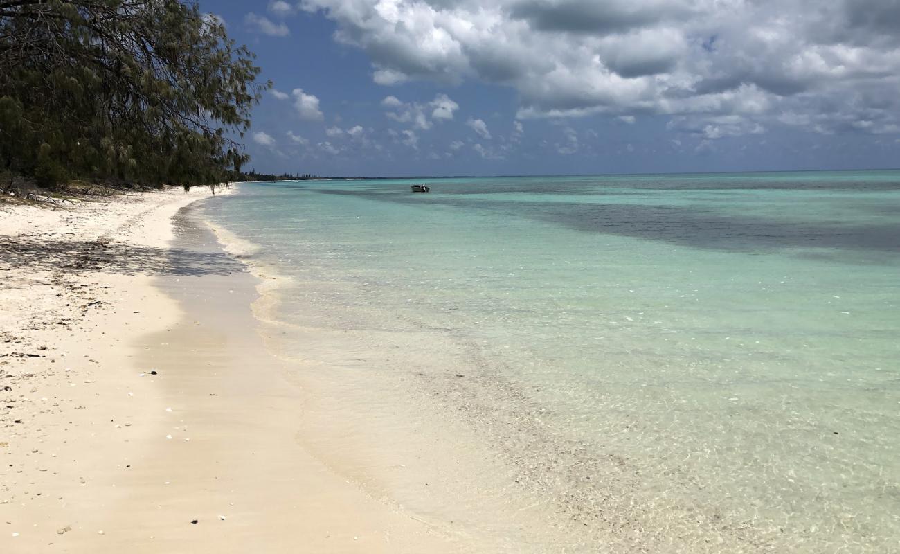 Photo de Ouvea Island Beach avec sable fin blanc de surface