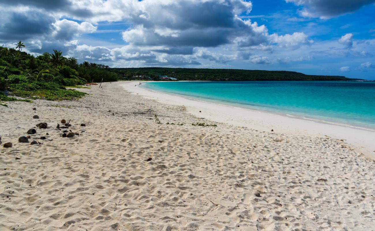 Photo de Luecila Beach avec sable fin blanc de surface