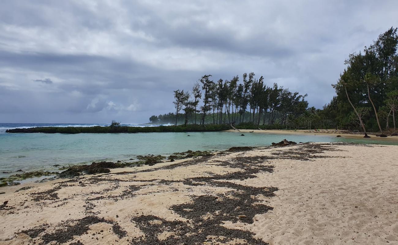 Photo de Eton Beach avec sable beige de surface