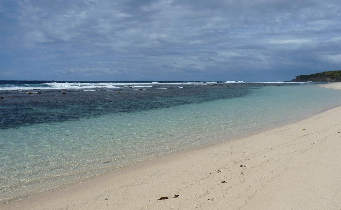 Photo de Ireupuow Beach avec sable beige de surface