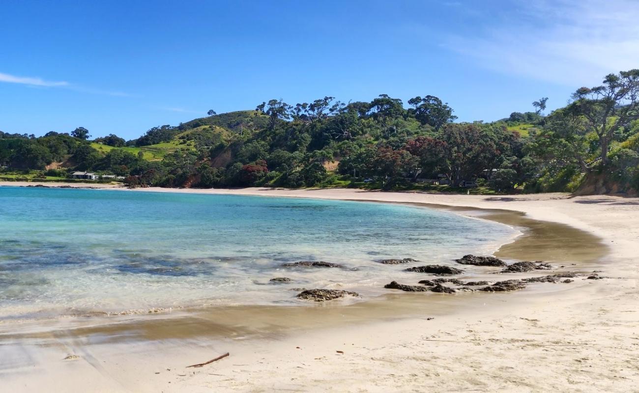 Photo de Moureeses Bay avec sable beige de surface