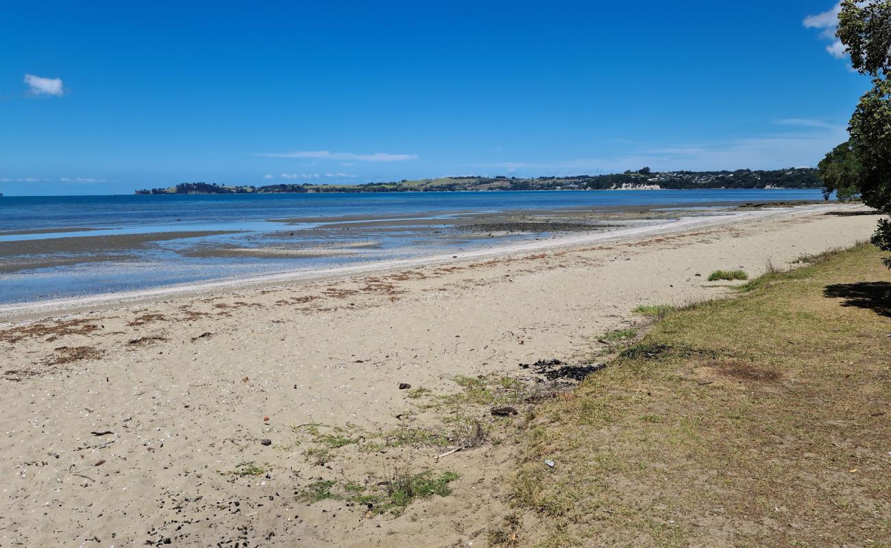 Photo de Brick Bay Beach avec sable beige de surface