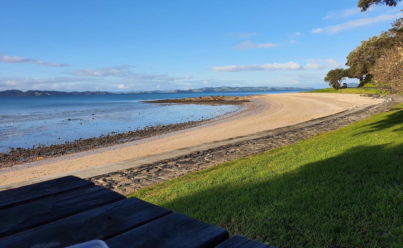 Photo de Waiomanu Beach avec sable lumineux de surface