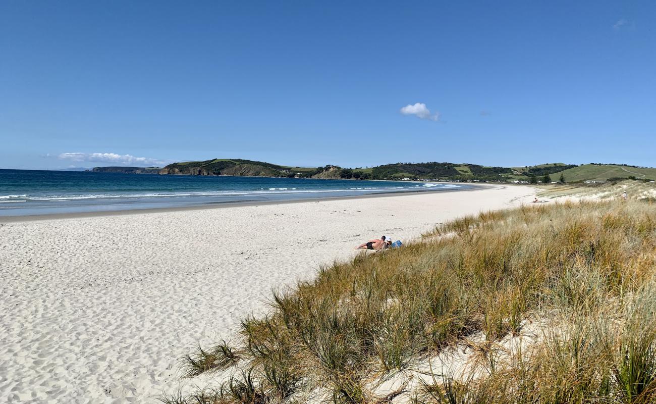 Photo de Papamoa Beach avec sable beige de surface