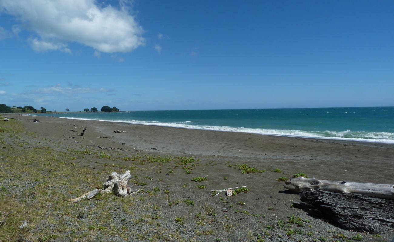 Photo de Te Kaka Beach avec sable gris de surface