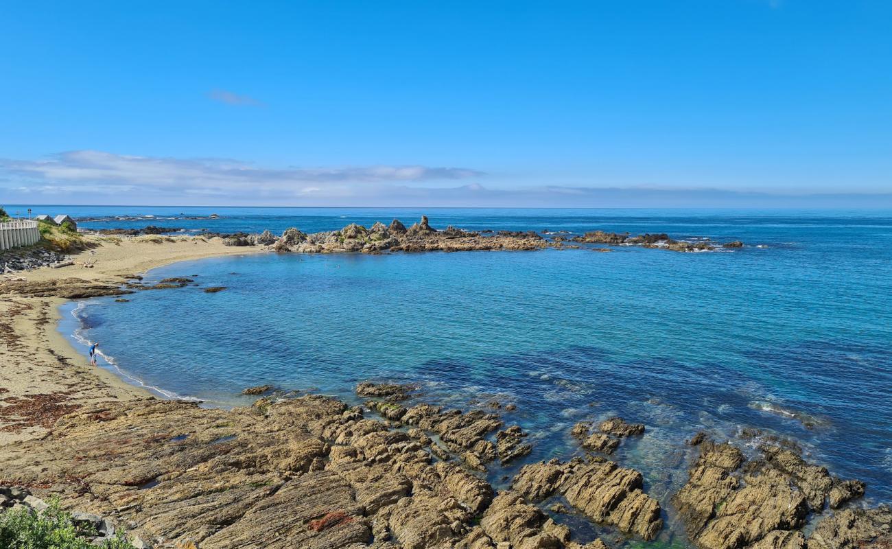 Photo de Princess Beach avec sable beige & pierres de surface