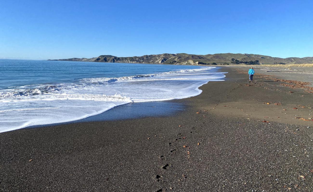 Photo de Marfell's Beach avec caillou fin brun de surface