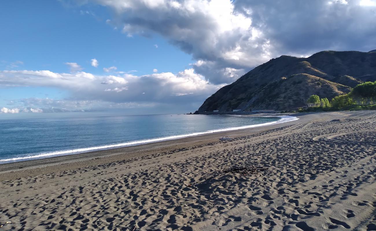 Photo de Luca's Beach avec galets gris de surface